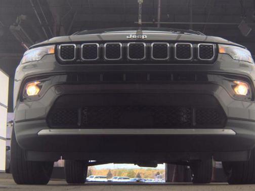 Granite Crystal Metallic Clearcoat 2023 Jeep Compass Limited