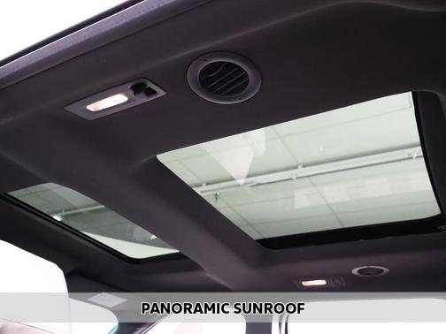 White Platinum Clearcoat Metallic 2015 Ford Explorer XLT