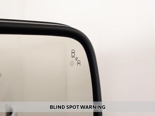 White Platinum Clearcoat Metallic 2015 Ford Explorer XLT