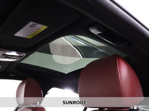 Snow White Pearl 2023 Kia Stinger GT2