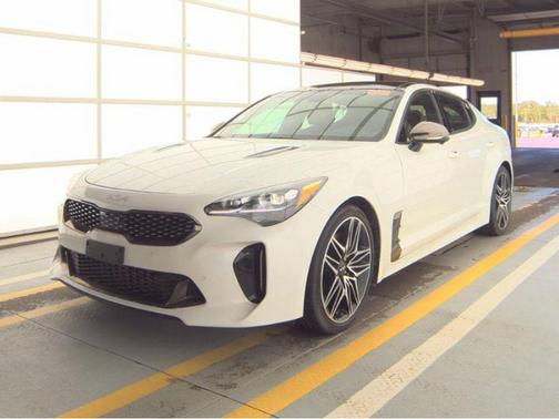 Snow White Pearl 2023 Kia Stinger GT2
