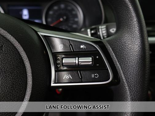 Snow White Pearl 2024 Kia Forte LXS