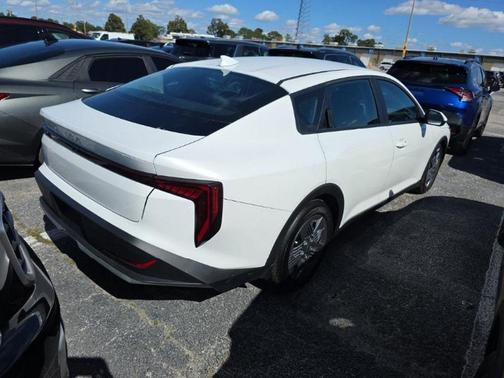 2025 Kia K4 LX