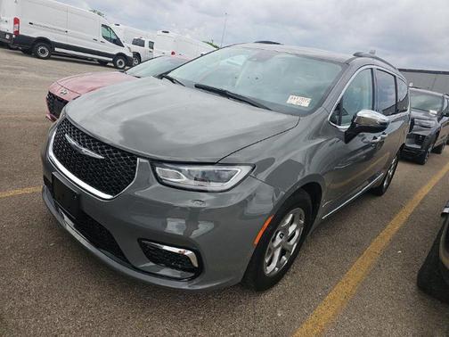 Ceramic Gray Clearcoat 2023 Chrysler Pacifica Limited