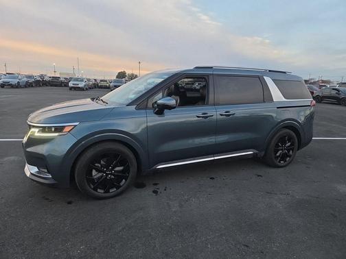 2022 Kia Carnival SX