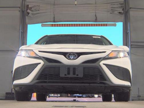Ice Cap 2024 Toyota Camry SE