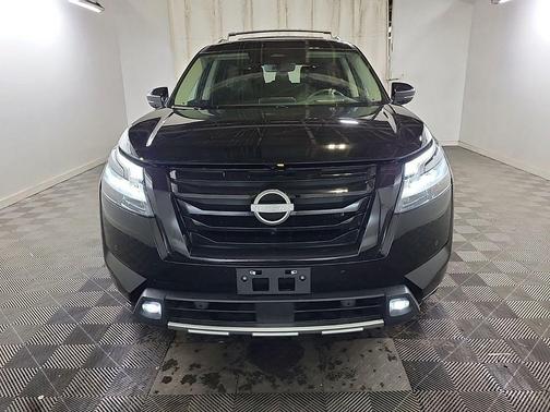 Super Black 2024 Nissan Pathfinder Platinum 4WD