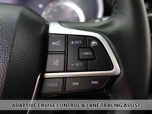 Magnetic Gray Metallic 2024 Toyota Highlander XLE