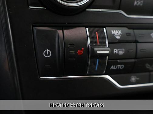 White Platinum Clearcoat Metallic 2018 Ford Explorer XLT