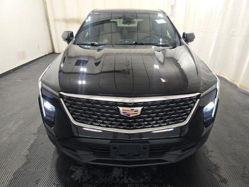 Stellar Black Metallic 2024 Cadillac XT4 Luxury