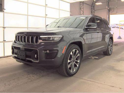 Baltic Gray Metallic Clearcoat 2023 Jeep Grand Cherokee L Overland