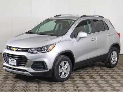 Silver Ice Metallic 2019 Chevrolet Trax LT