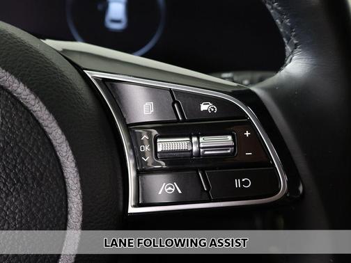 Snow White Pearl 2024 Kia Seltos S