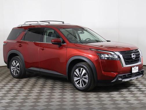 2023 Nissan Pathfinder SL 4WD