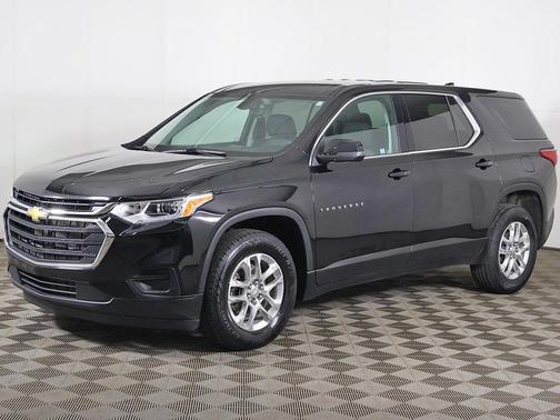 Mosaic Black Metallic 2021 Chevrolet Traverse LS