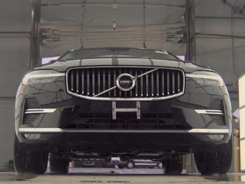 Onyx Black Metallic 2023 Volvo XC60 B5 Plus Bright Theme