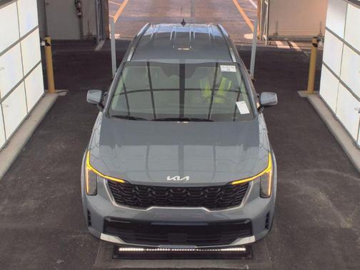 Everlasting Silver 2024 Kia Sorento S