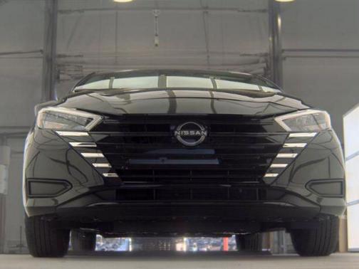 Super Black 2025 Nissan Versa 1.6 S