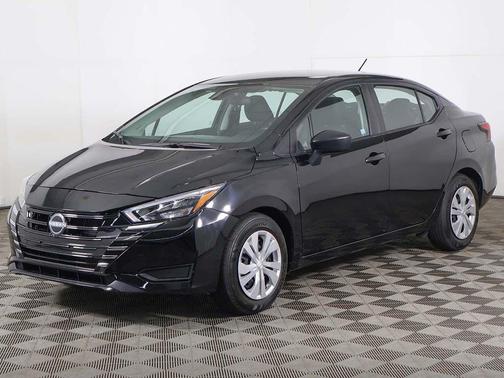 Super Black 2025 Nissan Versa 1.6 S