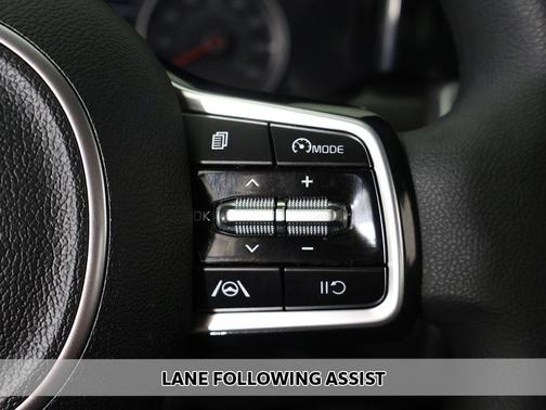 Everlasting Silver 2023 Kia Sorento LX