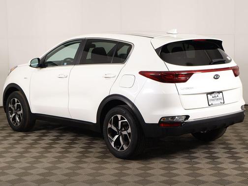Snow White Pearl 2022 Kia Sportage LX