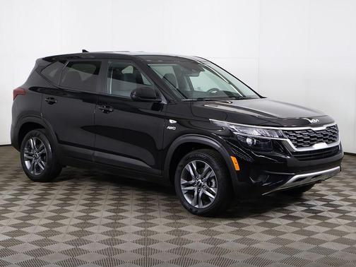 Cherry Black 2023 Kia Seltos LX