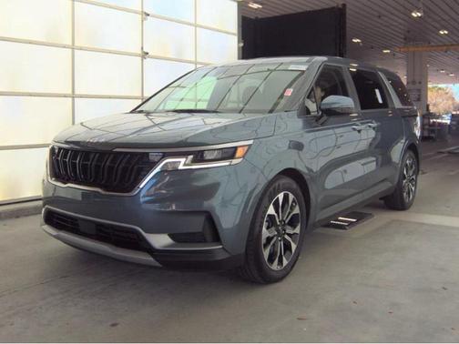 2024 Kia Carnival EX