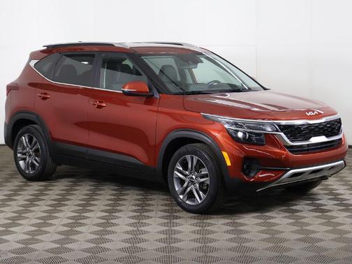 Mars Orange 2023 Kia Seltos S