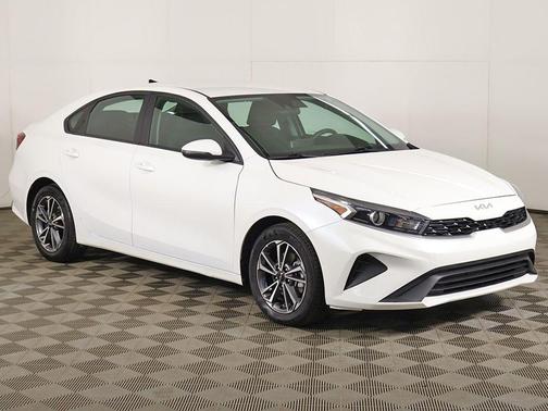 Snow White Pearl 2022 Kia Forte LXS