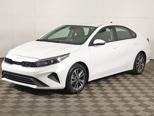 Snow White Pearl 2022 Kia Forte LXS