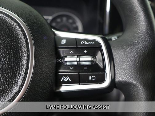 2022 Kia Sorento LX