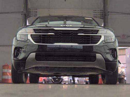 Fusion Black 2024 Kia Seltos LX