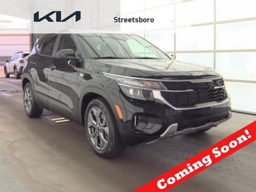 Fusion Black 2024 Kia Seltos LX