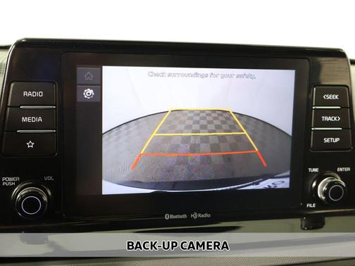 Snow White Pearl 2023 Kia Seltos LX