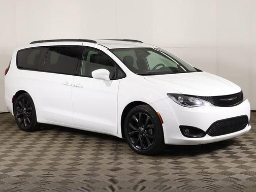 2018 Chrysler Pacifica Touring Plus