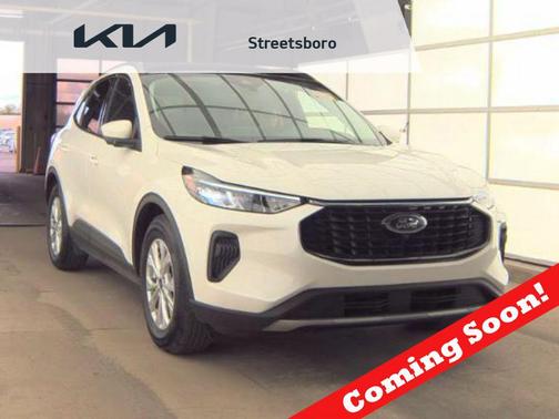 Star White Metallic Tri-Coat 2023 Ford Escape Active