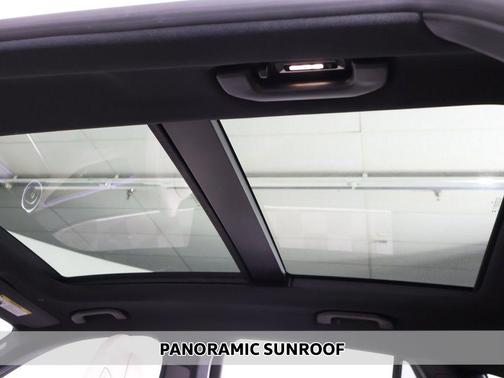 White 2023 Mercedes-Benz GLC 300 4MATIC
