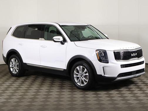 Glacial White Pearl 2022 Kia Telluride LX