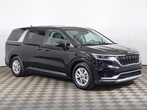 Aurora Black Pearl 2024 Kia Carnival LX