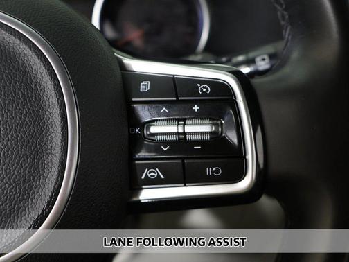 Aurora Black Pearl 2024 Kia Carnival LX