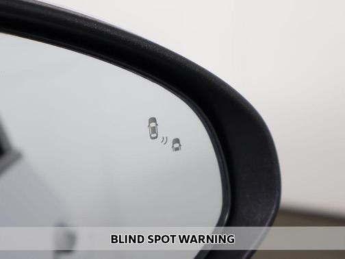 Glacial White Pearl 2024 Kia K5 LXS