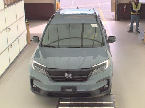 Sonic Gray Pearl 2022 Honda Pilot AWD Sport