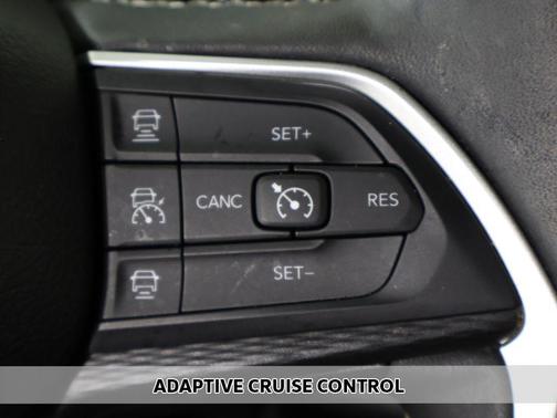 Diamond Black Crystal Pearlcoat 2023 Jeep Grand Cherokee L Altitude