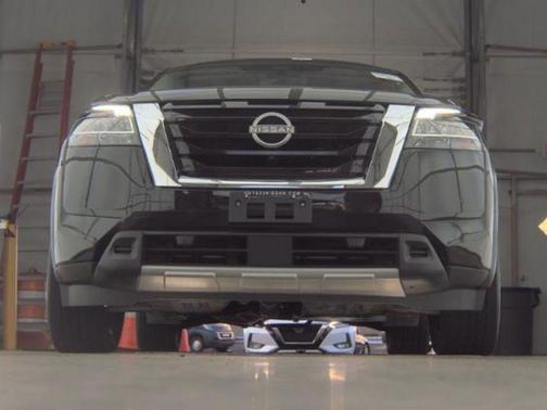 Super Black 2023 Nissan Pathfinder SL 4WD