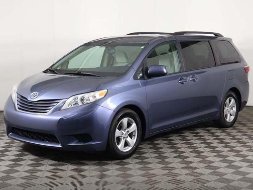 2016 Toyota Sienna LE