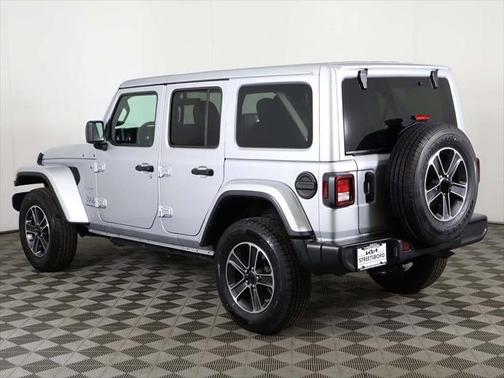2023 Jeep Wrangler 4-Door Sahara