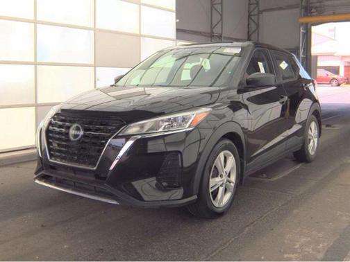 Super Black 2024 Nissan Kicks S