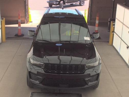 2022 Jeep Grand Cherokee Altitude