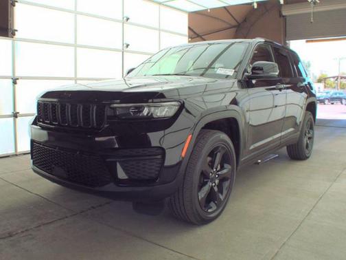 2022 Jeep Grand Cherokee Altitude
