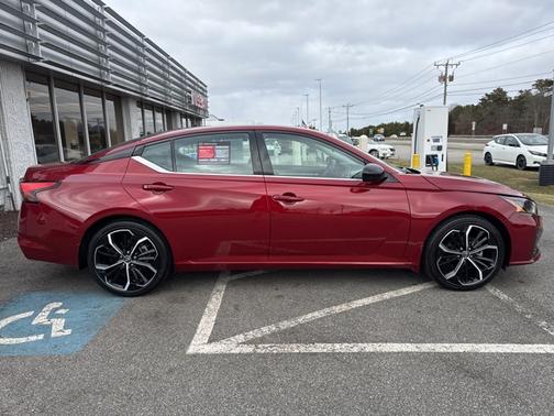 2024 Nissan Altima 2.5 SR